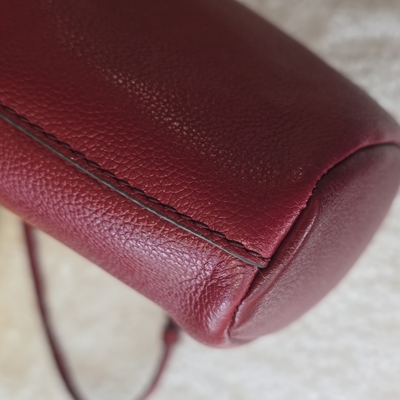 Fossil Elegant Red Leather Bucket Style Crossbody Shoulder Bag - Picture 8 of 14